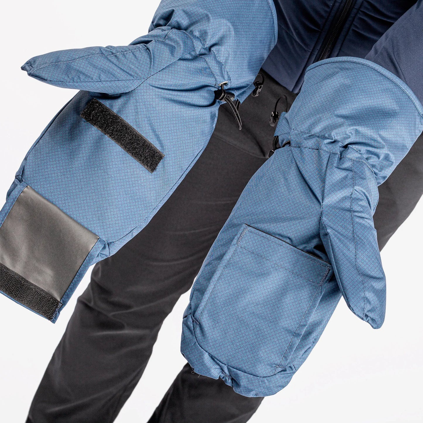 Windproof golf gloves