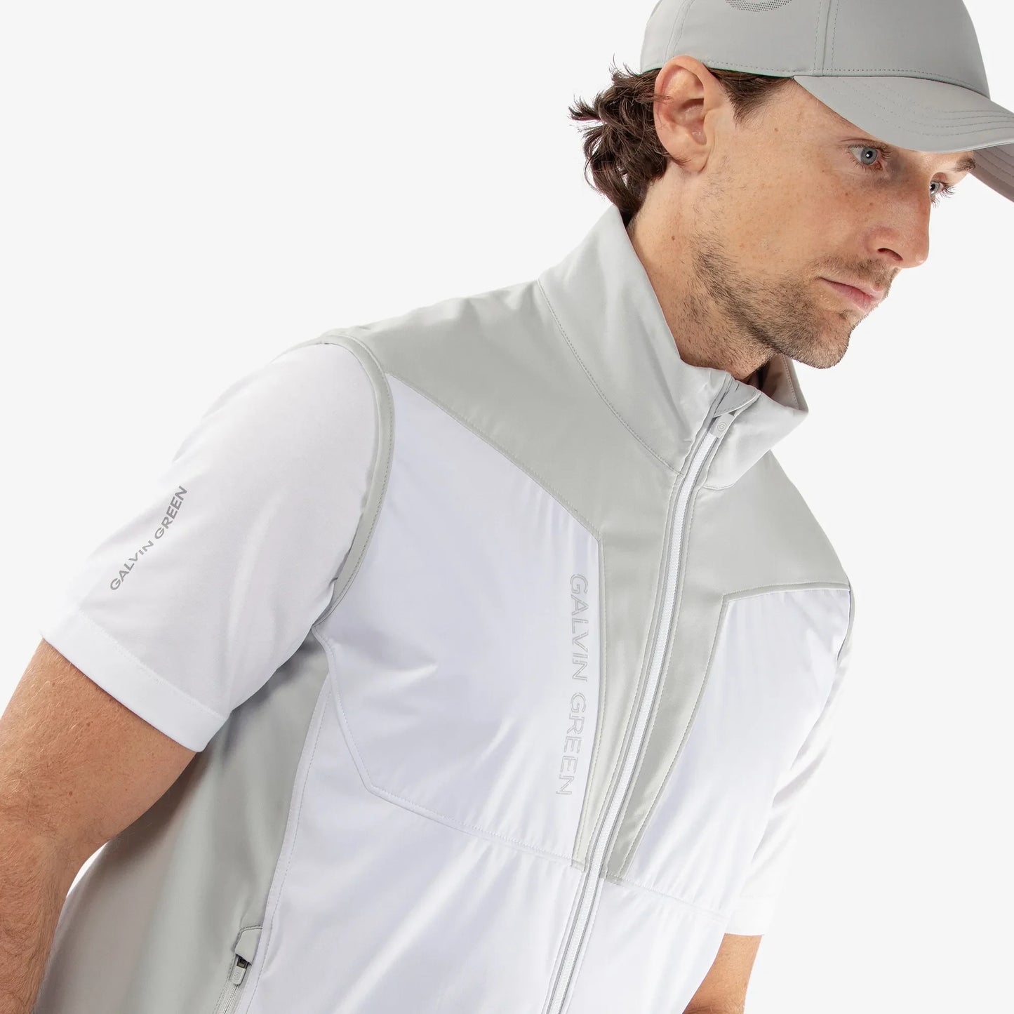 Windproof and water repellent golf vest