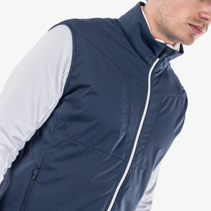 Windproof and water repellent golf vest
