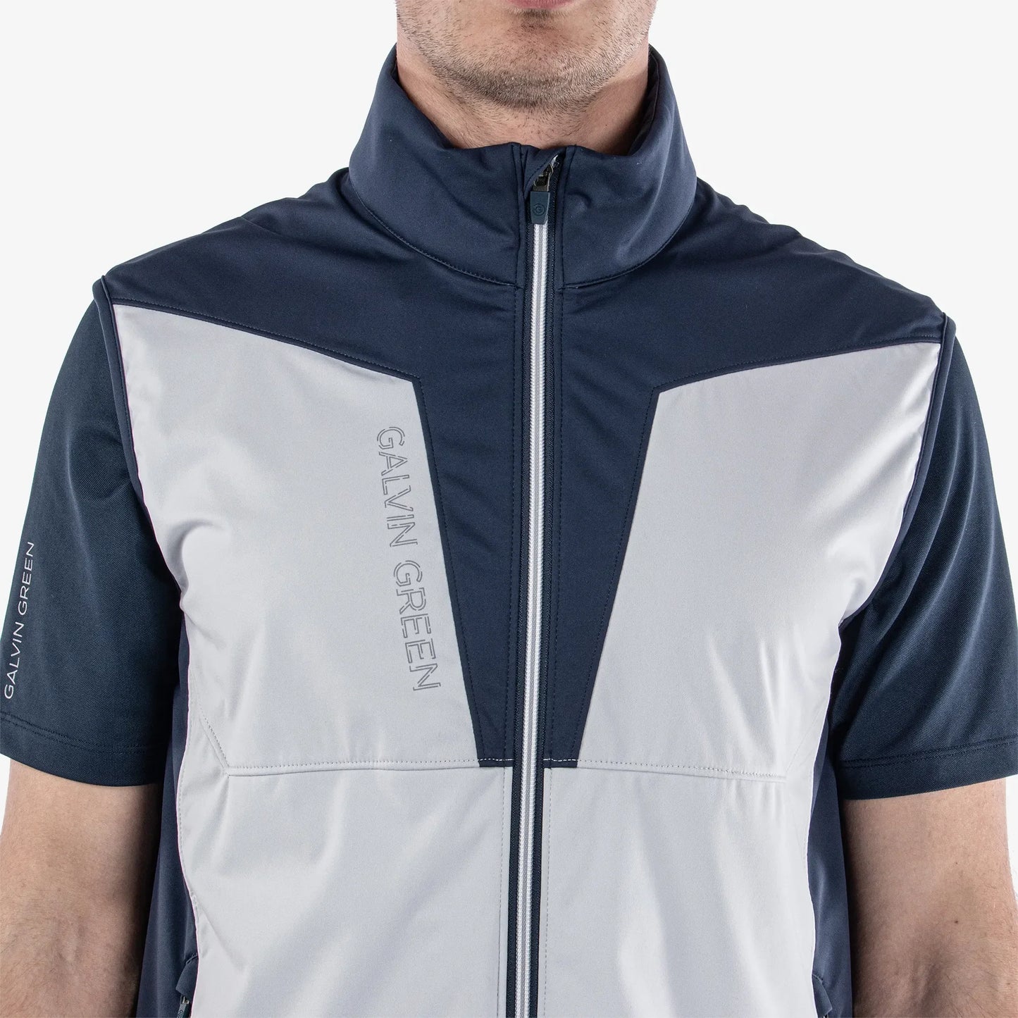 Windproof and water repellent golf vest