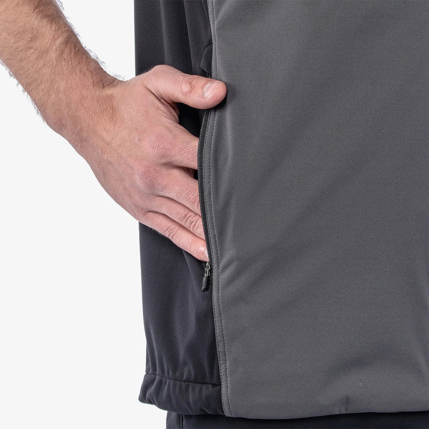 Windproof and water repellent golf vest