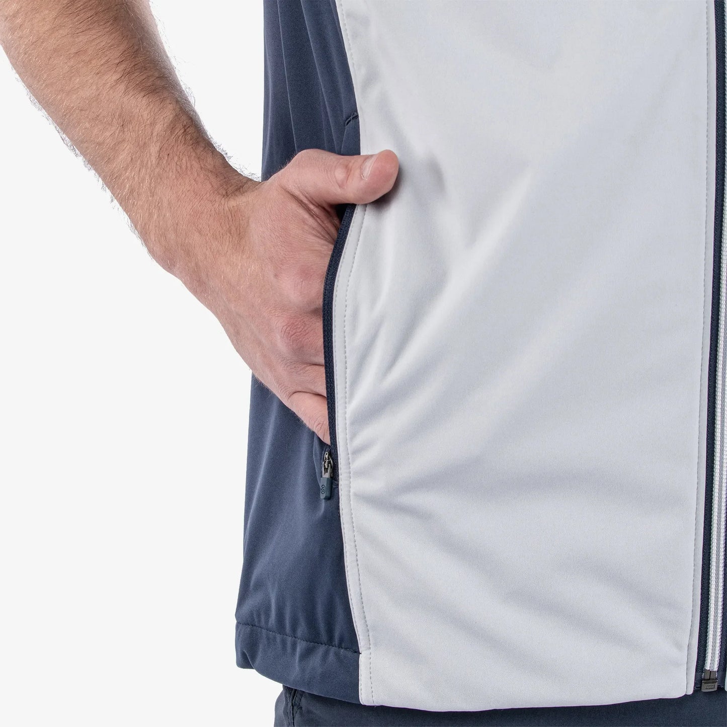 Windproof and water repellent golf vest