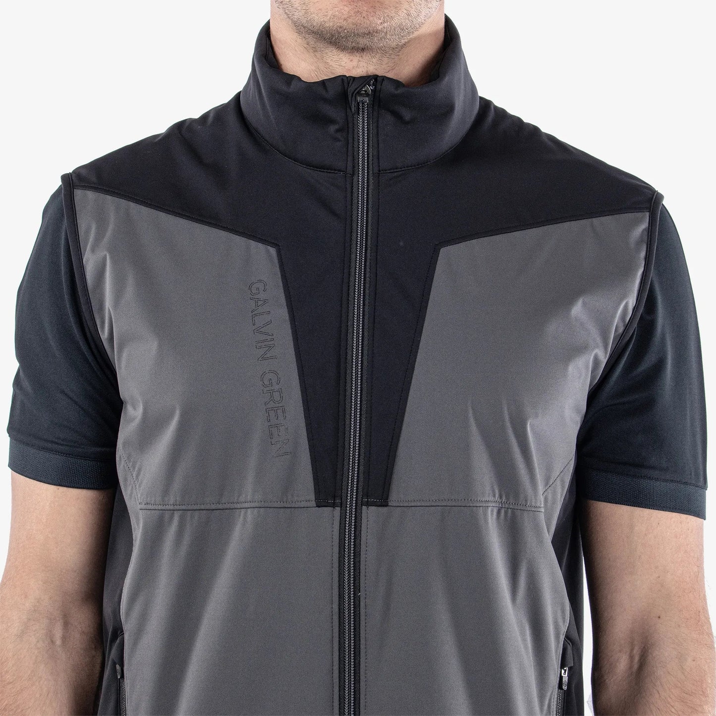 Windproof and water repellent golf vest