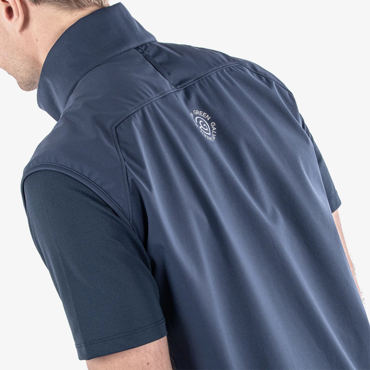 Windproof and water repellent golf vest