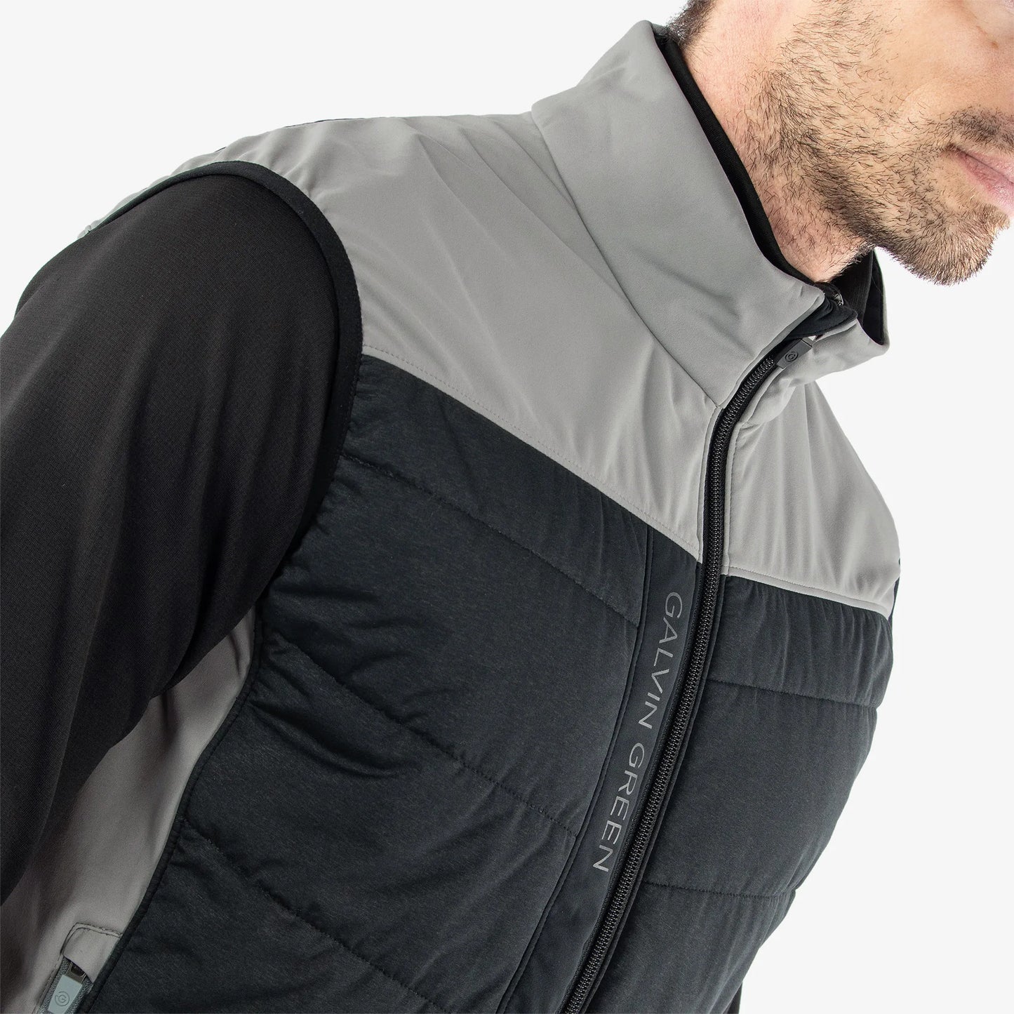 Windproof and water repellent golf vest