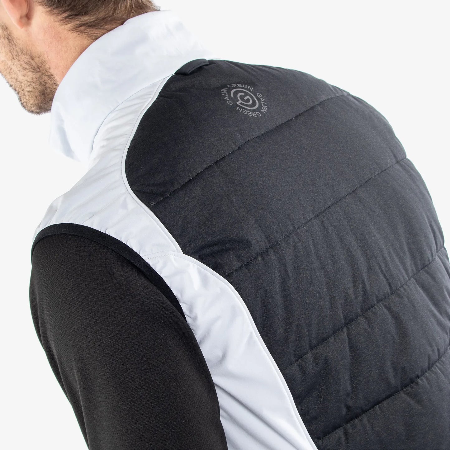 Windproof and water repellent golf vest