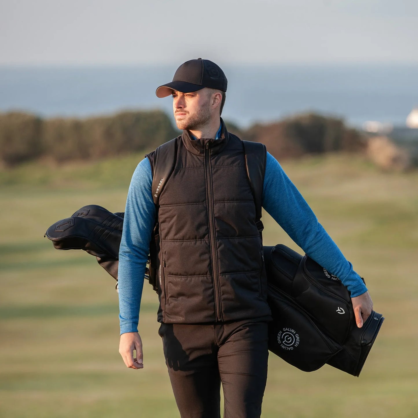 Windproof and water repellent golf vest