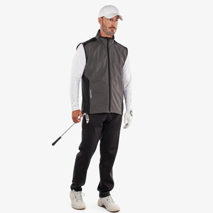 Windproof and water repellent golf vest