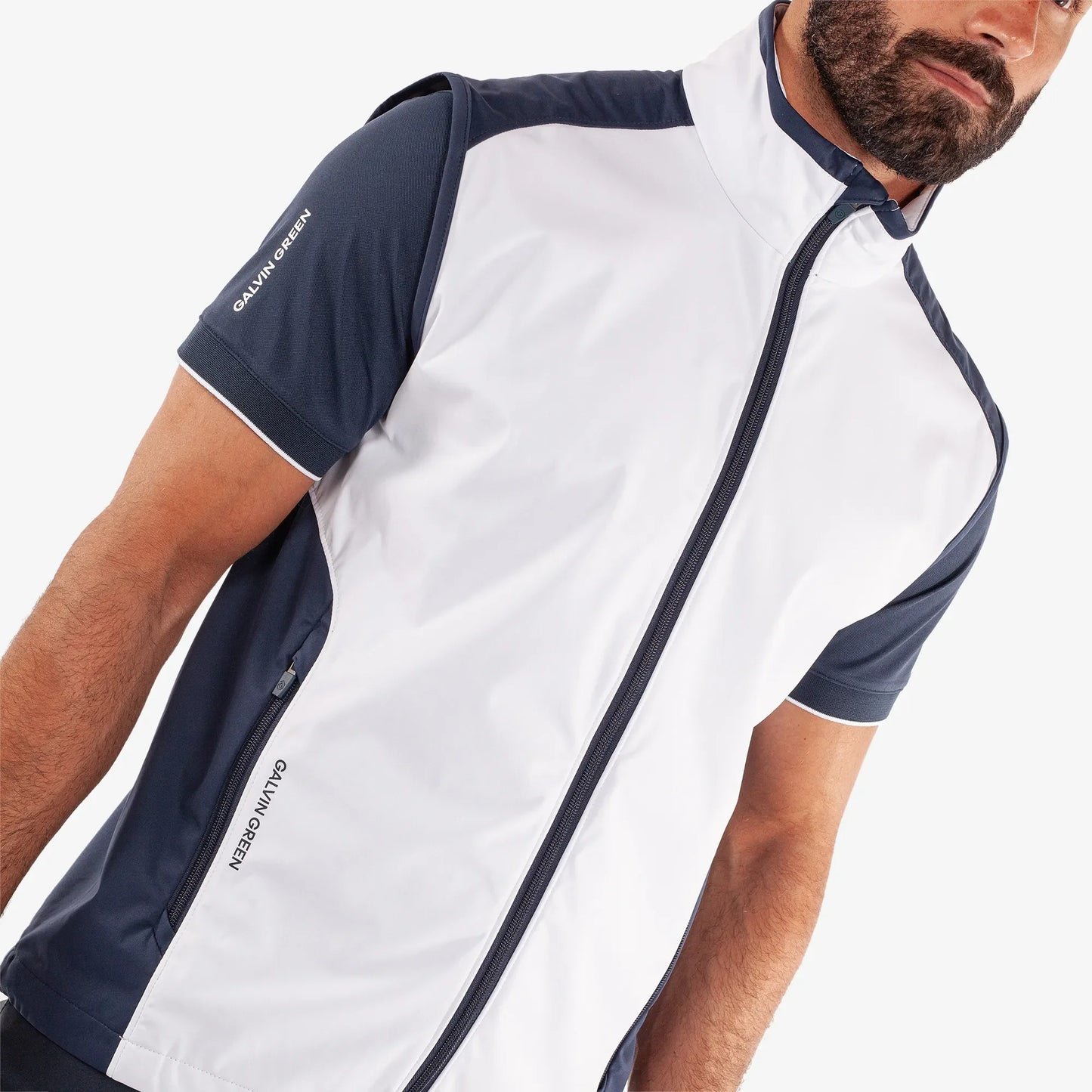Windproof and water repellent golf vest