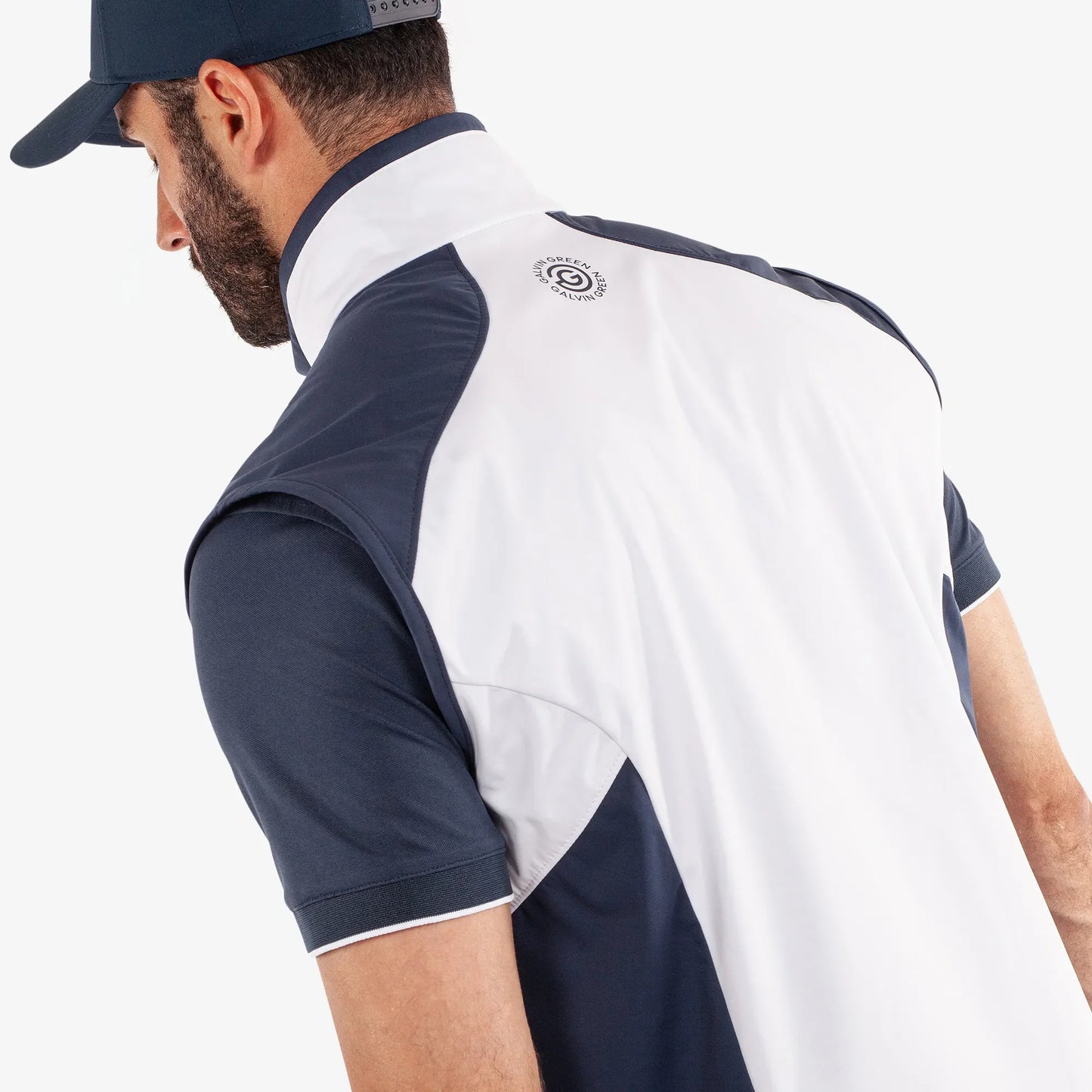 Windproof and water repellent golf vest