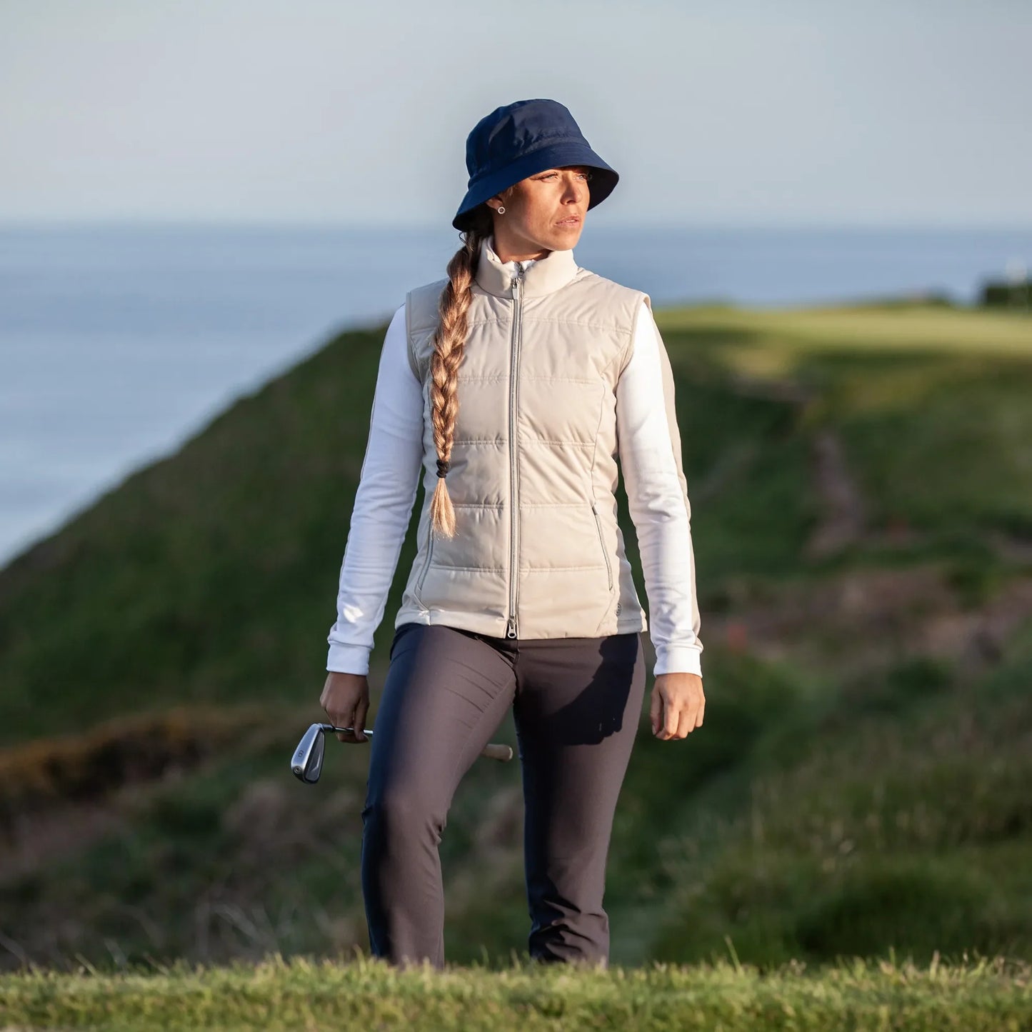 Windproof and water repellent golf vest